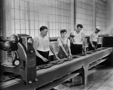 imagem de uma linha de produção antiga